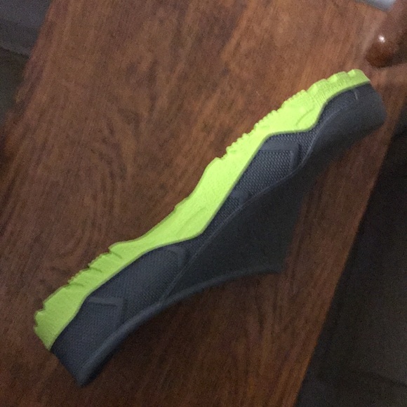 Gardenline Garden Clogs Women’s size 9/10 NWOT - Picture 2 of 4